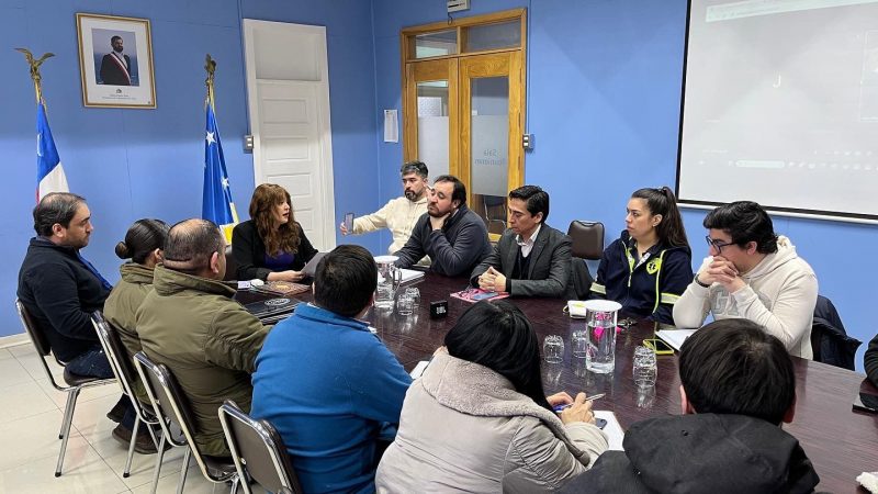 Delegada presidencial de Última Esperanza, Romina Álvarez Alarcón, lideró en Puerto Natales segunda Mesa Provincial de Seguridad para Funcionarios de la Salud