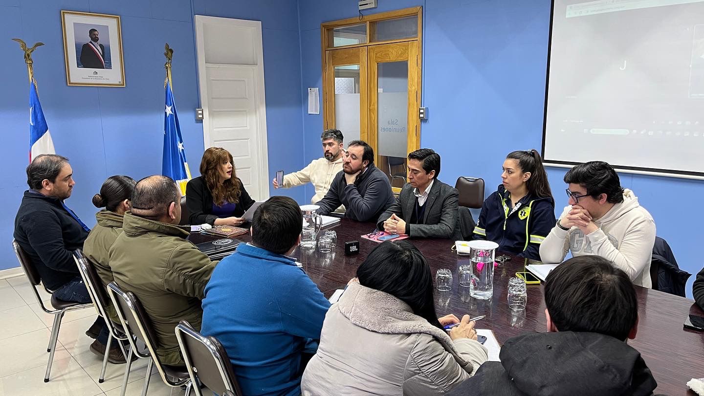 Delegada presidencial de Última Esperanza, Romina Álvarez Alarcón, lideró en Puerto Natales segunda Mesa Provincial de Seguridad para Funcionarios de la Salud