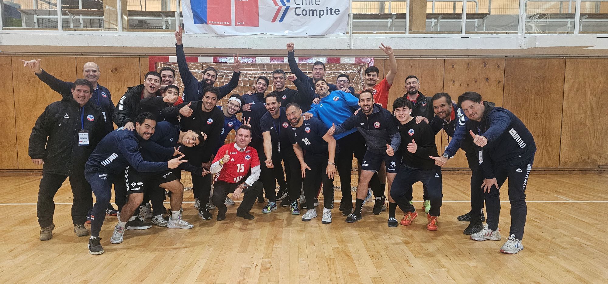 Selección chilena de balonmano, concentrada en Punta Arenas, realizó su primer entrenamiento de cara a sus dos encuentros con Argentina