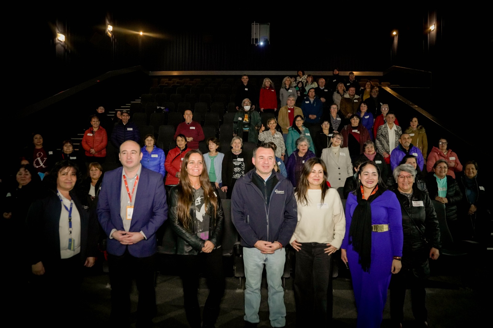 Municipalidad de Punta Arenas y Espacio Urbano inician programa de acompañamiento para adultos mayores