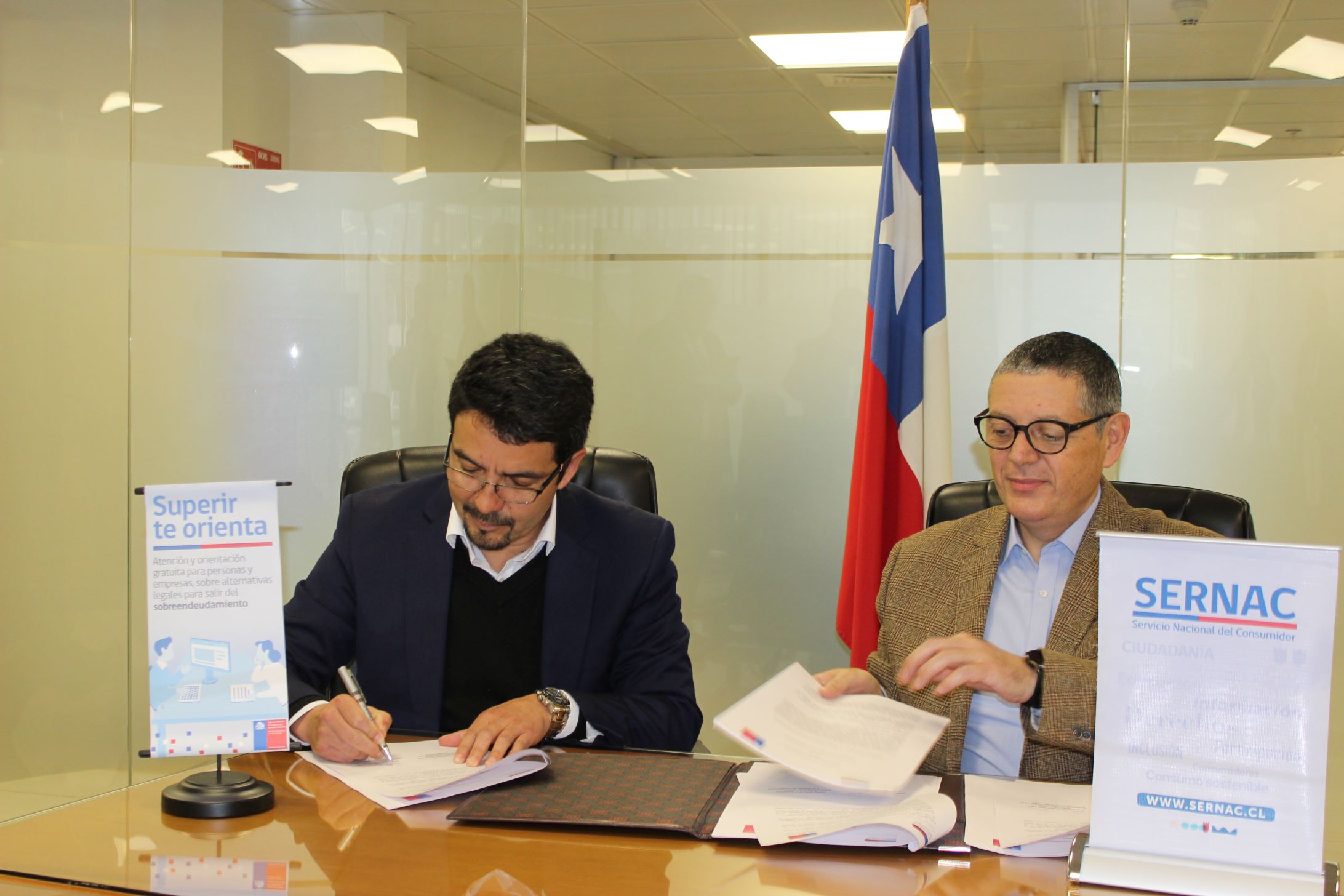SERNAC y SUPERIR firman convenio para fortalecer apoyo a los consumidores