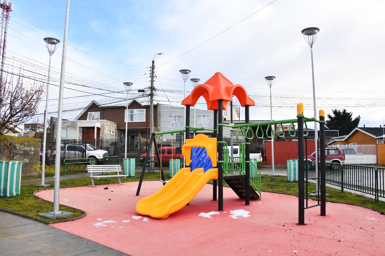 Municipio mostró avances del proyecto de mejoramiento de 59 plazoletas del sector surponiente de Punta Arenas