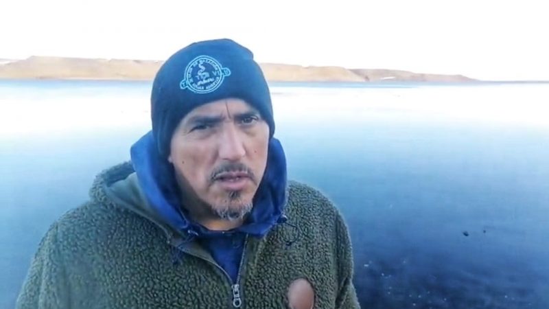 Deportista castreño cruzará a nado la Bahía de Porvenir por el 80° aniversario del Centro Social Hijos de Chiloé