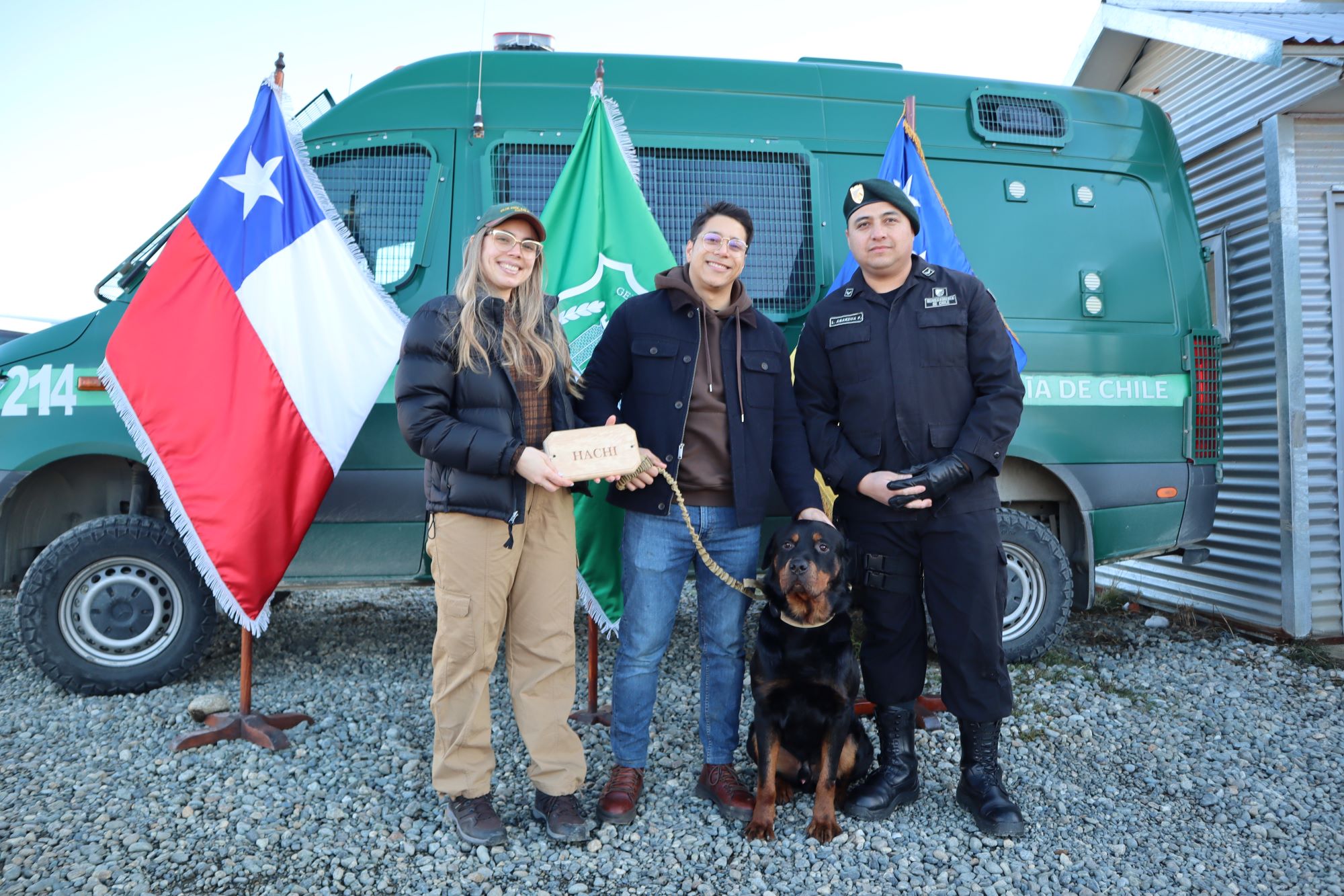Gendarmería entregó a sus nuevos tutores a destacado ejemplar canino