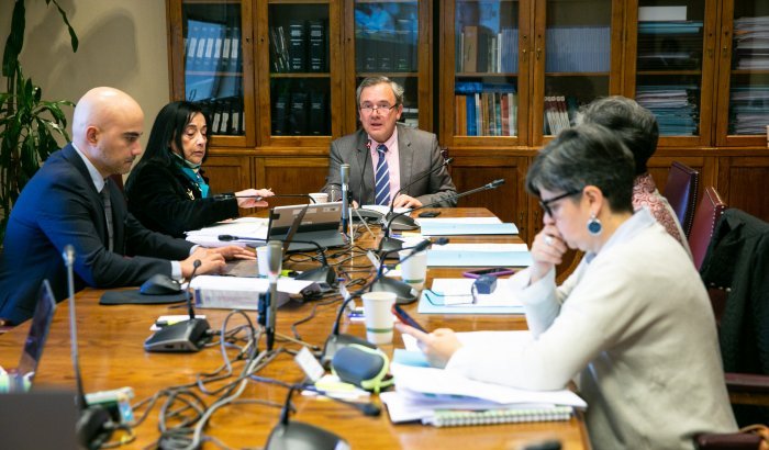 Senado analiza modificaciones a norma de sociedad conyugal: más de cien indicaciones al proyecto que regula el régimen patrimonial en el matrimonio