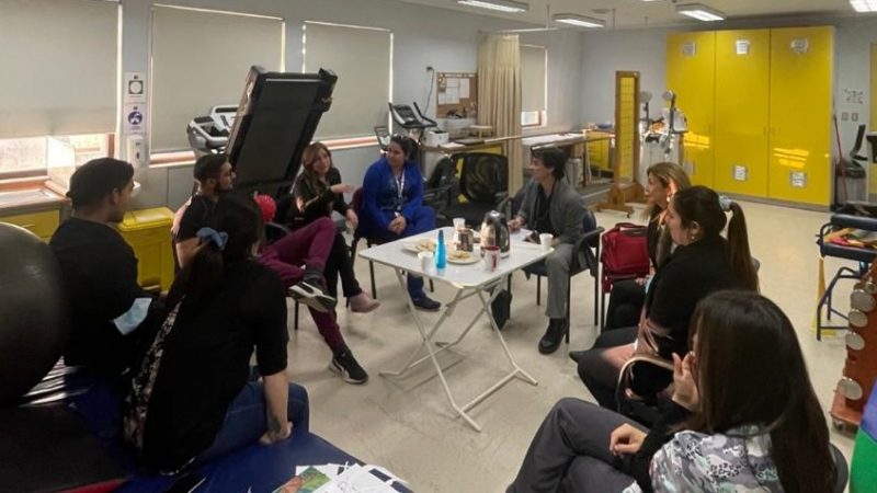 Unidad de Buen Trato del Hospital de Puerto Williams realiza acompañamiento en terreno para avanzar en satisfacción laboral