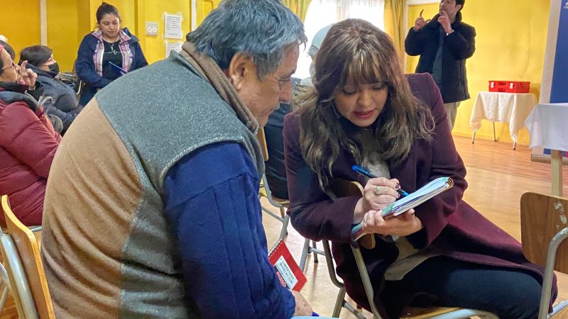 Delegada Provincial Romina Alvarez se reúne con Junta de Vecinos N° 8 de Puerto Natales