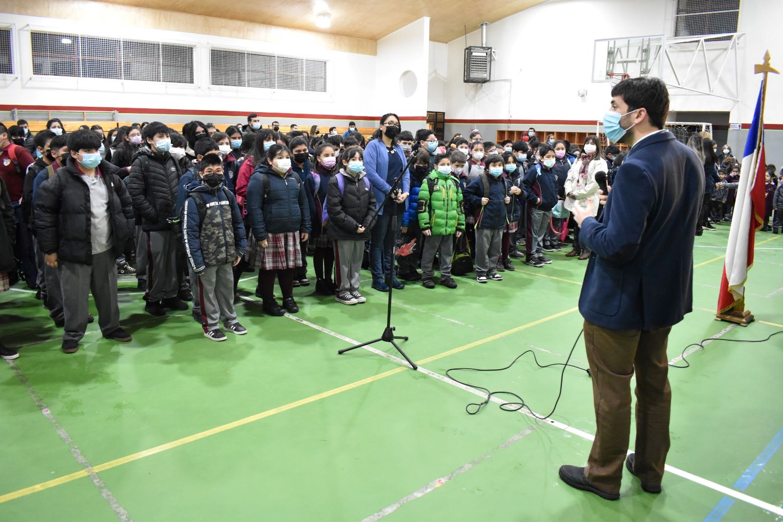 Autoridades de Gobierno de Magallanes acompañan a estudiantes en su regreso a clases del segundo semestre