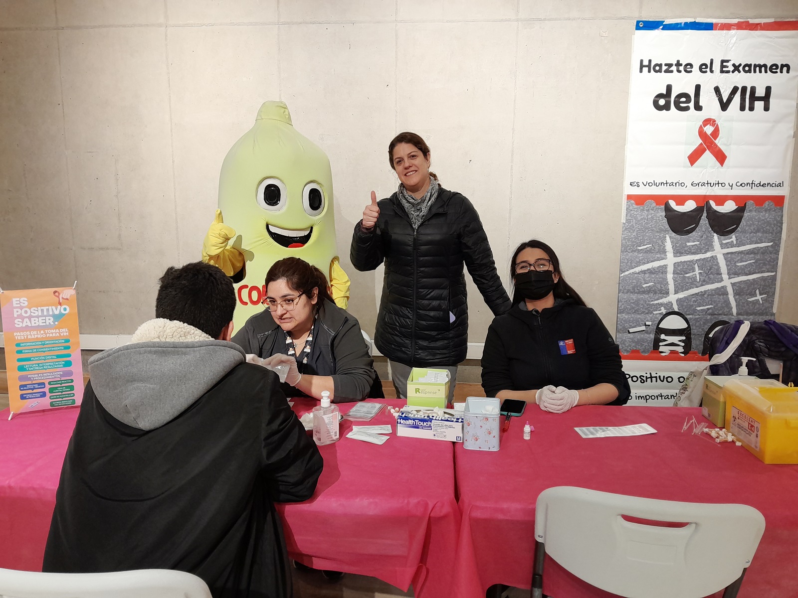 Se reiniciaron los operativos de testeo rápido de prevención VIH | SEREMI de Salud Magallanes en dependencias de Zona Austral