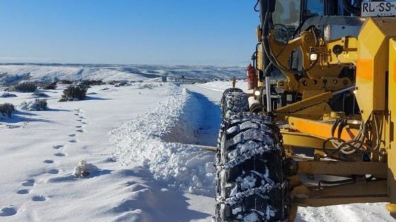 Concluyeron trabajos de despeje de nieve en ruta entre Cordón Baquedano y Porvenir en Tierra del Fuego