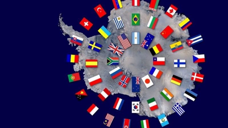 Las reclamaciones territoriales sobre la Antártica, están congeladas por el Tratado Antártico suscrito por Chile en 1959