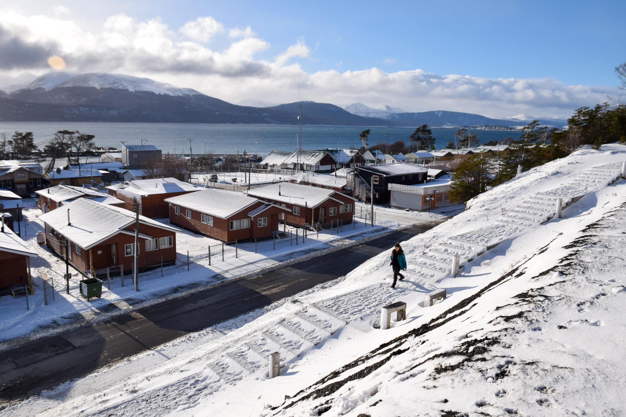 Tras precipitaciones iniciadas esta semana | Puerto Williams registra 20 centímetros de nieve acumulada