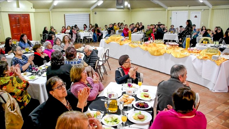 Alcaldía Ciudadana homenajeó a dirigentes sociales por su amplia trayectoria en Puerto Natales