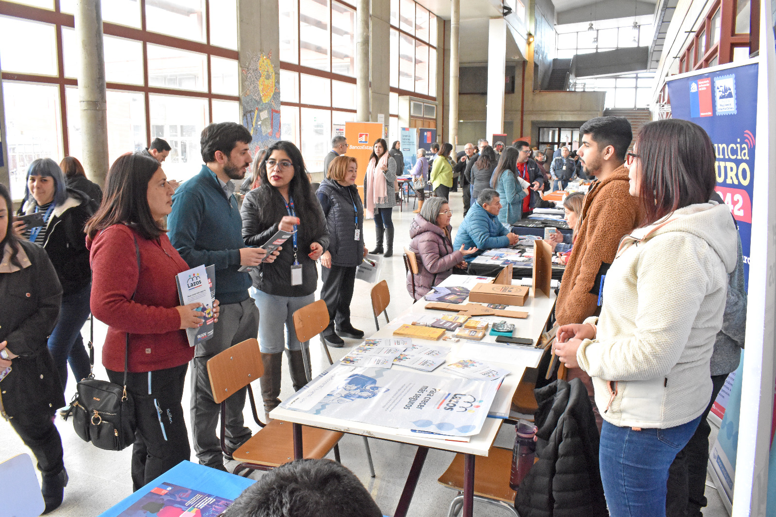 Gobierno En Terreno dedicó jornada a dirigencias sociales en Liceo de la Población 18 de Septiembre de Punta Arenas