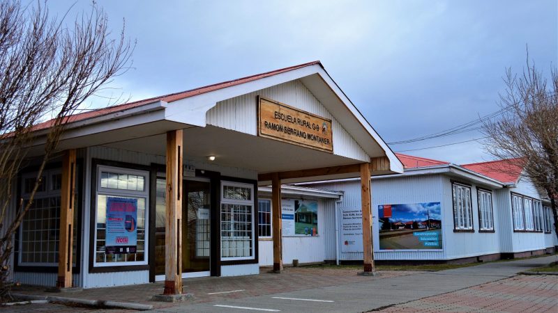 Mejorarán infraestructura de escuelas de la comuna de Torres del Paine