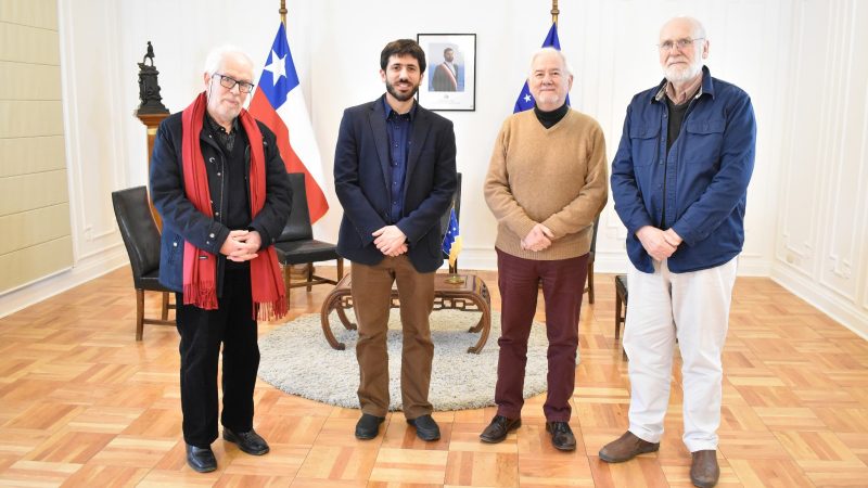 Autores de la cantata «Nuestra Madre Grande» invitaron al Delegado Presidencial a la presentación del 3 de septiembre
