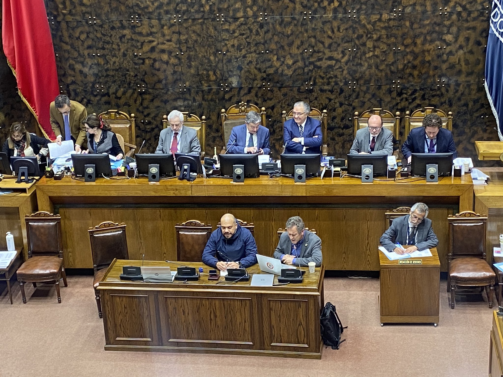 Senado aprueba proyecto de ley que previene la comercialización de autos robados