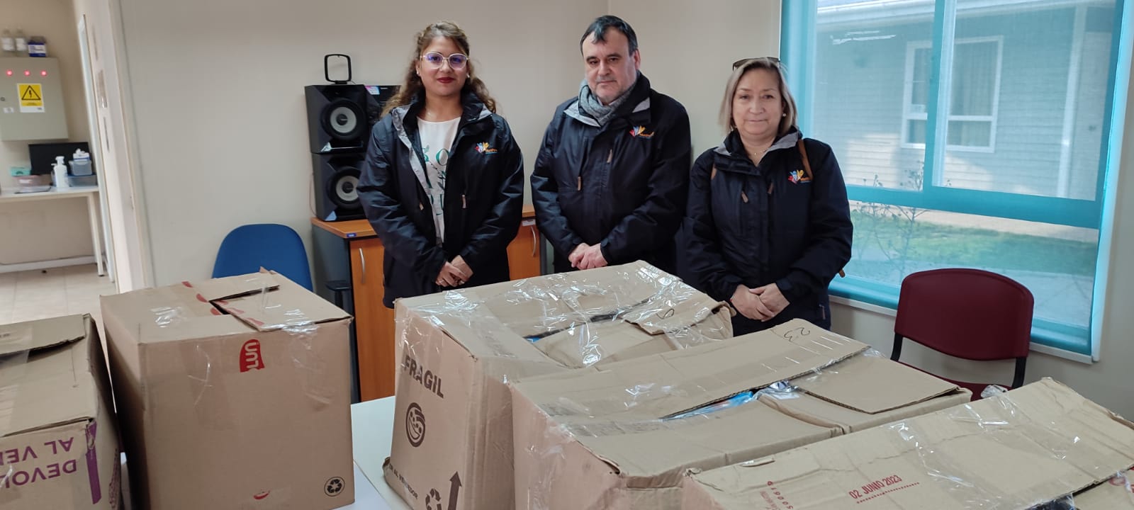 Municipalidad de Porvenir inició la entrega de 500 canastas con víveres para adultos mayores de la comuna