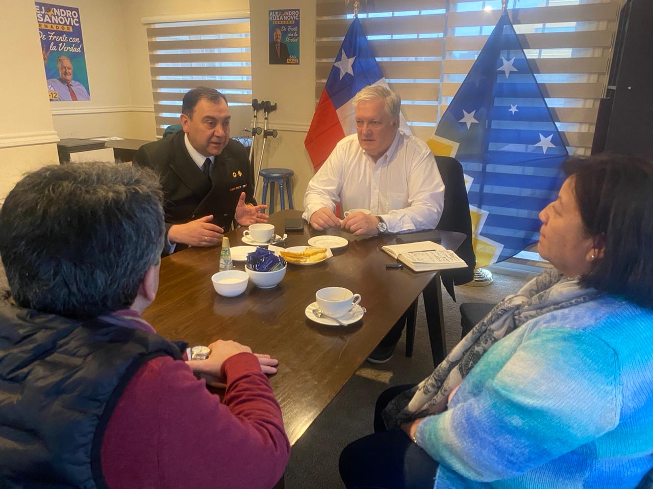 Senador Kusanovic se reúne con Director de Intereses Marítimos y dirigentes del Sindicato de Pescadores Sur Austral para abordar dificultades que afectan a la pesca artesanal en la región.