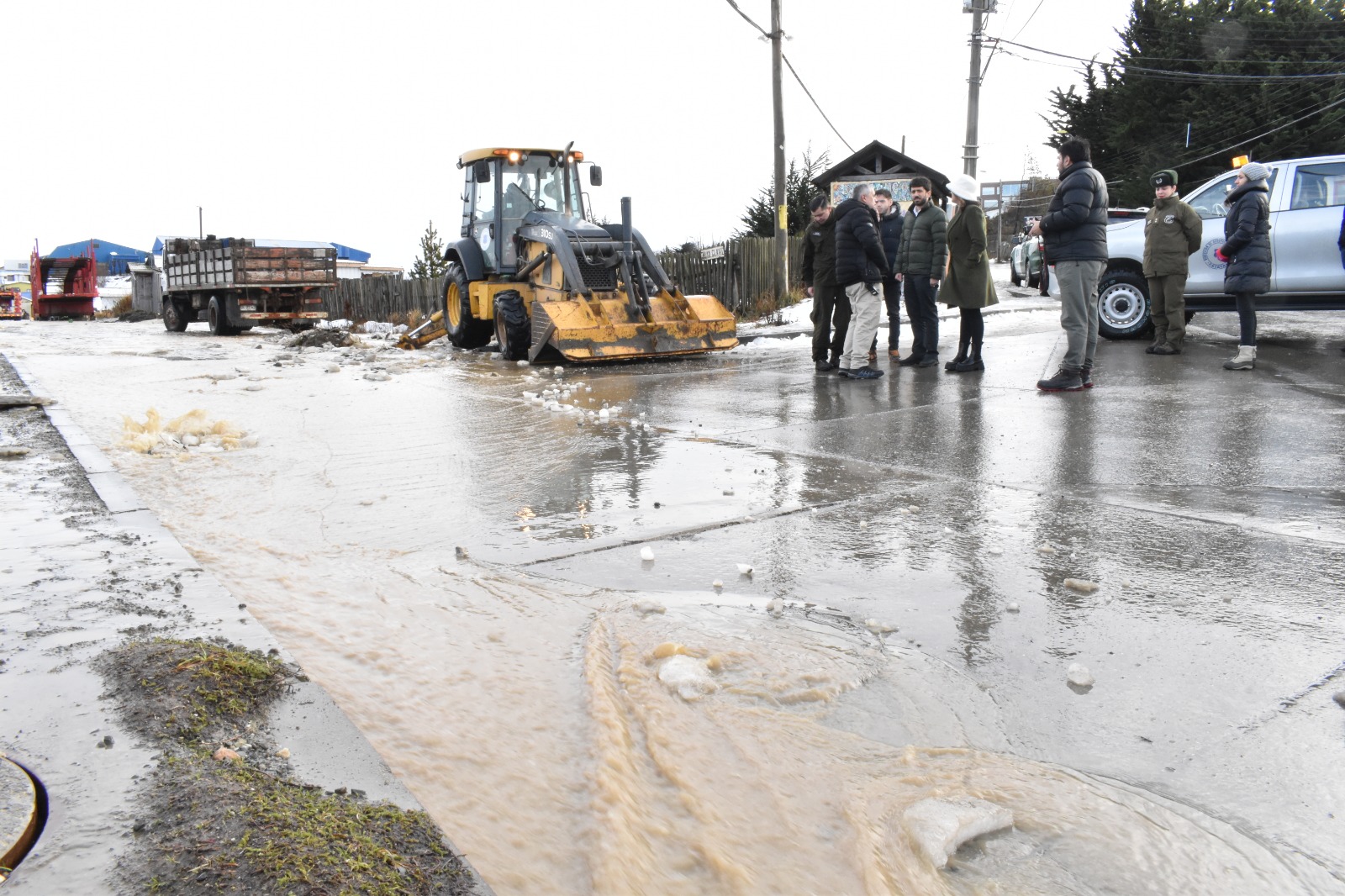 Gobierno de Magallanes trabaja en dar solución a las familias afectadas por los deshielos