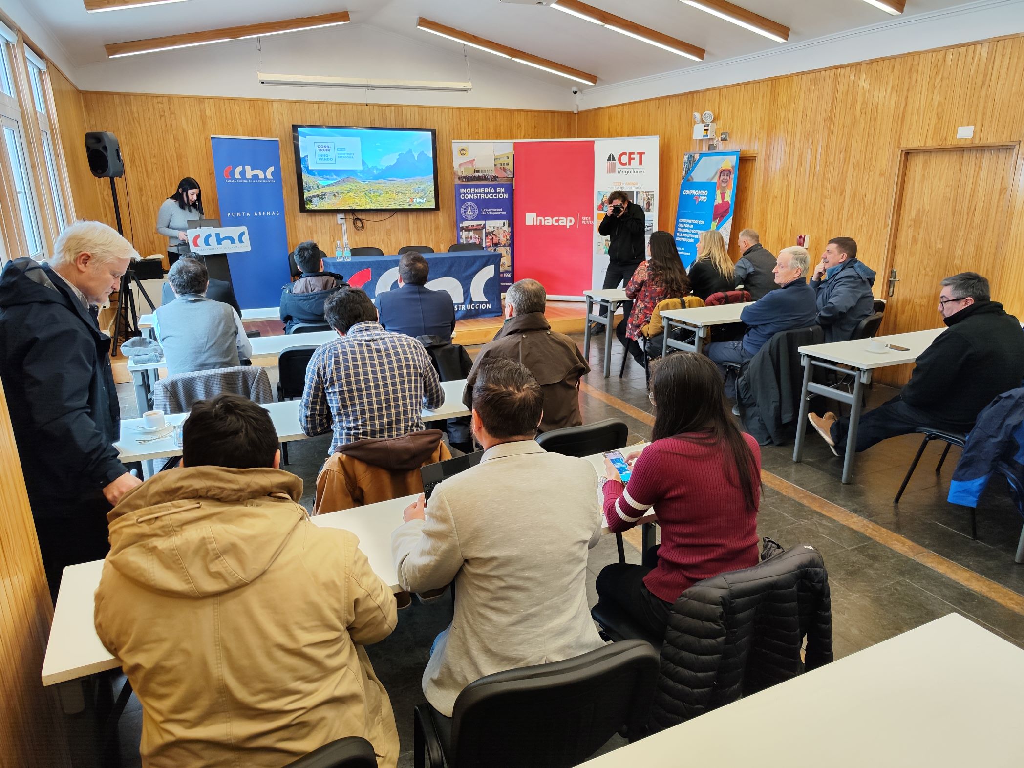 Cámara Chilena de la Construcción lanza concurso “Reto Construye Patagonia” para aumentar la productividad en la construcción de Magallanes