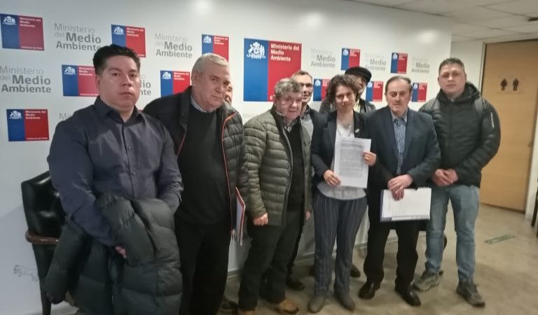 Gremios de la pesca artesanal plantean a la Ministra del Medio Ambiente inquietudes sobre actividades productivas en áreas protegidas y parques nacionales | Representantes de Magallanes en la reunión