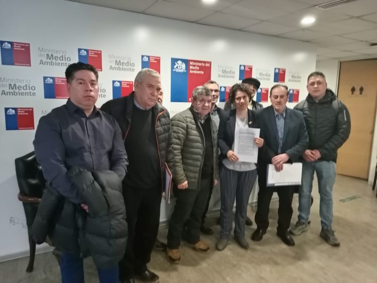 Gremios de la pesca artesanal plantean a la Ministra del Medio Ambiente inquietudes sobre actividades productivas en áreas protegidas y parques nacionales | Representantes de Magallanes en la reunión