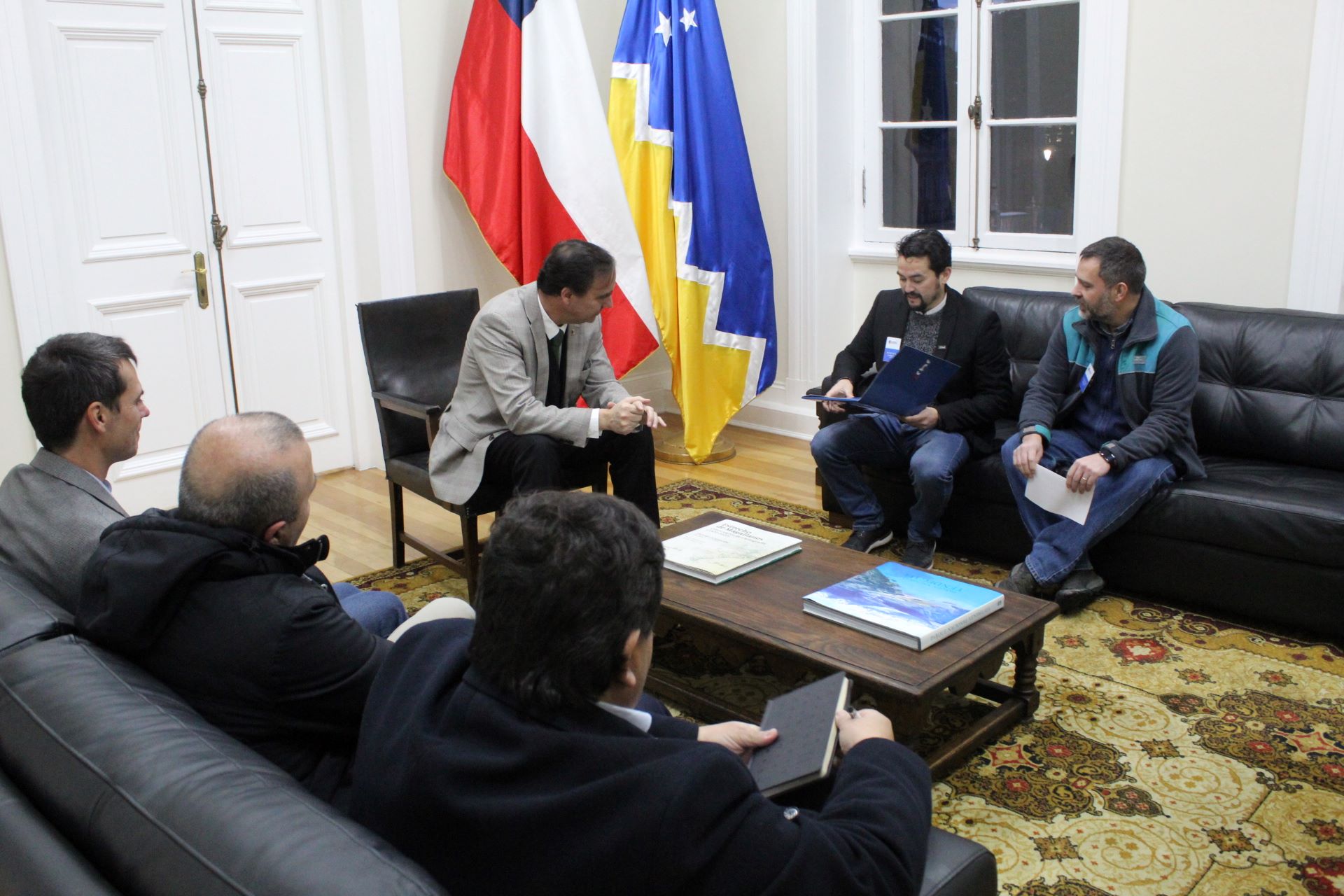 Gobernador Regional y directiva de la Cámara Chilena de la Construcción se reúnen para conocer proyectos de desarrollo para Magallanes