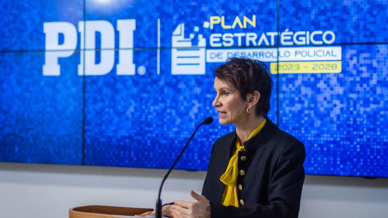 Ministra del Interior destaca rol de la PDI en combate contra el crimen organizado y en materia migratoria, durante presentación del plan estratégico 2023 – 2028