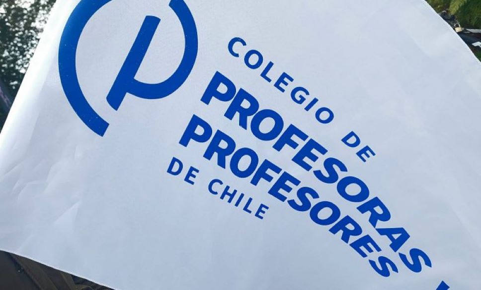 Comunal Punta Arenas del Colegio de Profesores vota mayoritariamente por deponer el paro