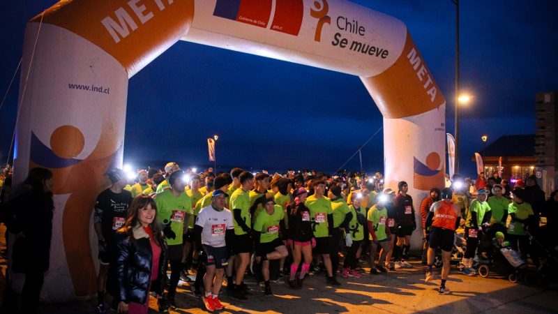 Masiva concurrencia en la 2a versión de la Corrida Nocturna de Puerto Natales | Participaron más de 800 personas