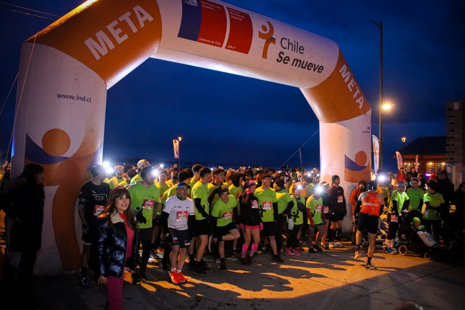Masiva concurrencia en la 2a versión de la Corrida Nocturna de Puerto Natales | Participaron más de 800 personas