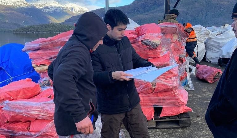 En jornada de Gobierno en Terreno | Corporación Nacional de Desarrollo Indígena entrega importante apoyo a familias de Puerto Edén