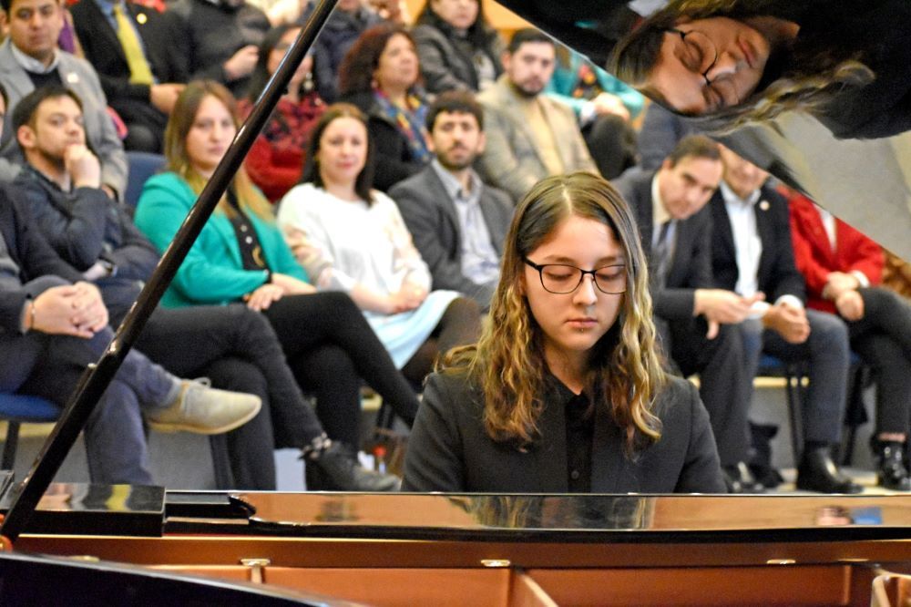 Destacada pianista magallánica Pilar Delgado ofrece su primer concierto en Puerto Natales