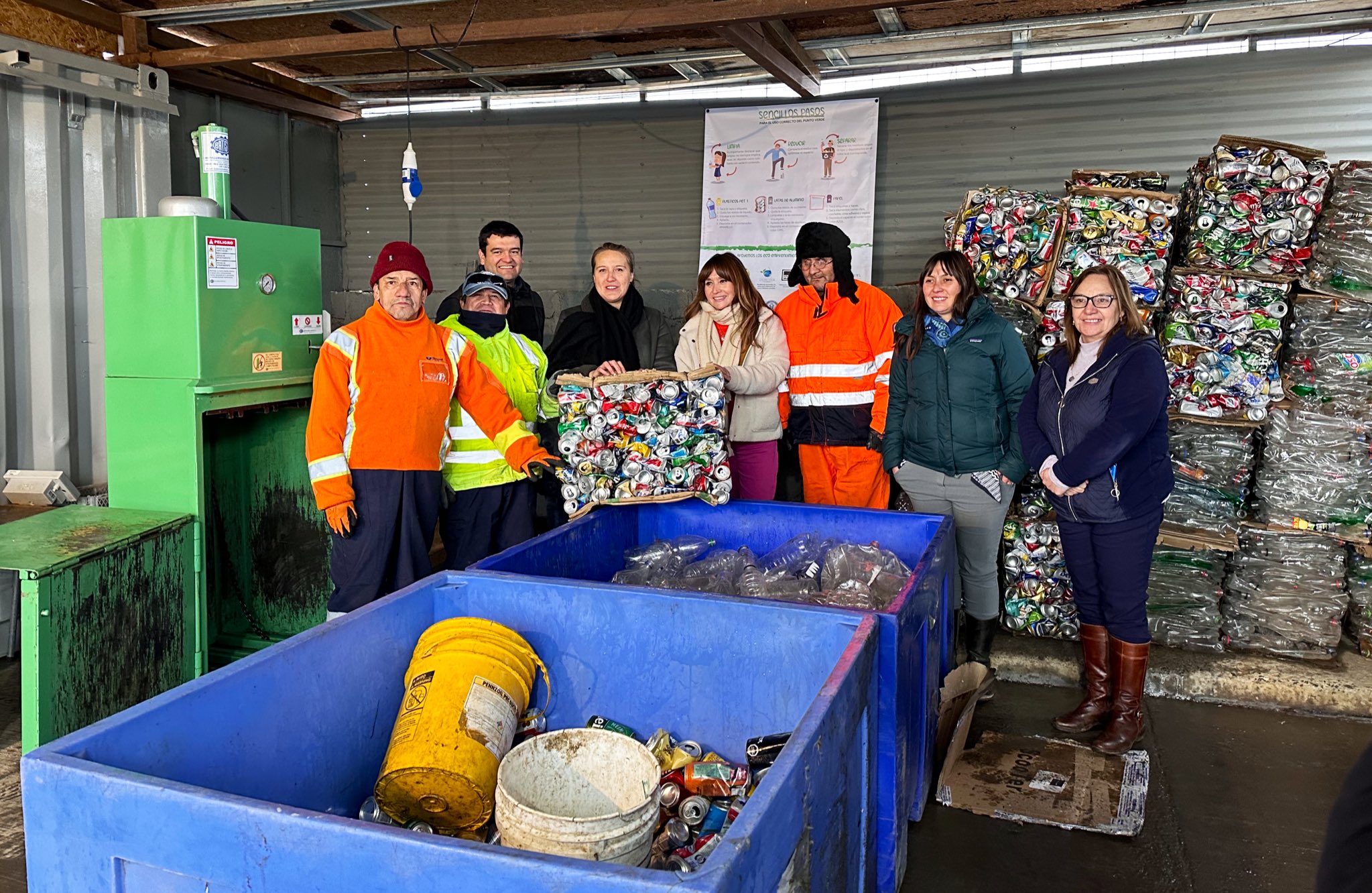 Ministerio del Medio Ambiente y Municipalidad de Puerto Natales desarrollan recicladores de base para la gestión de residuos