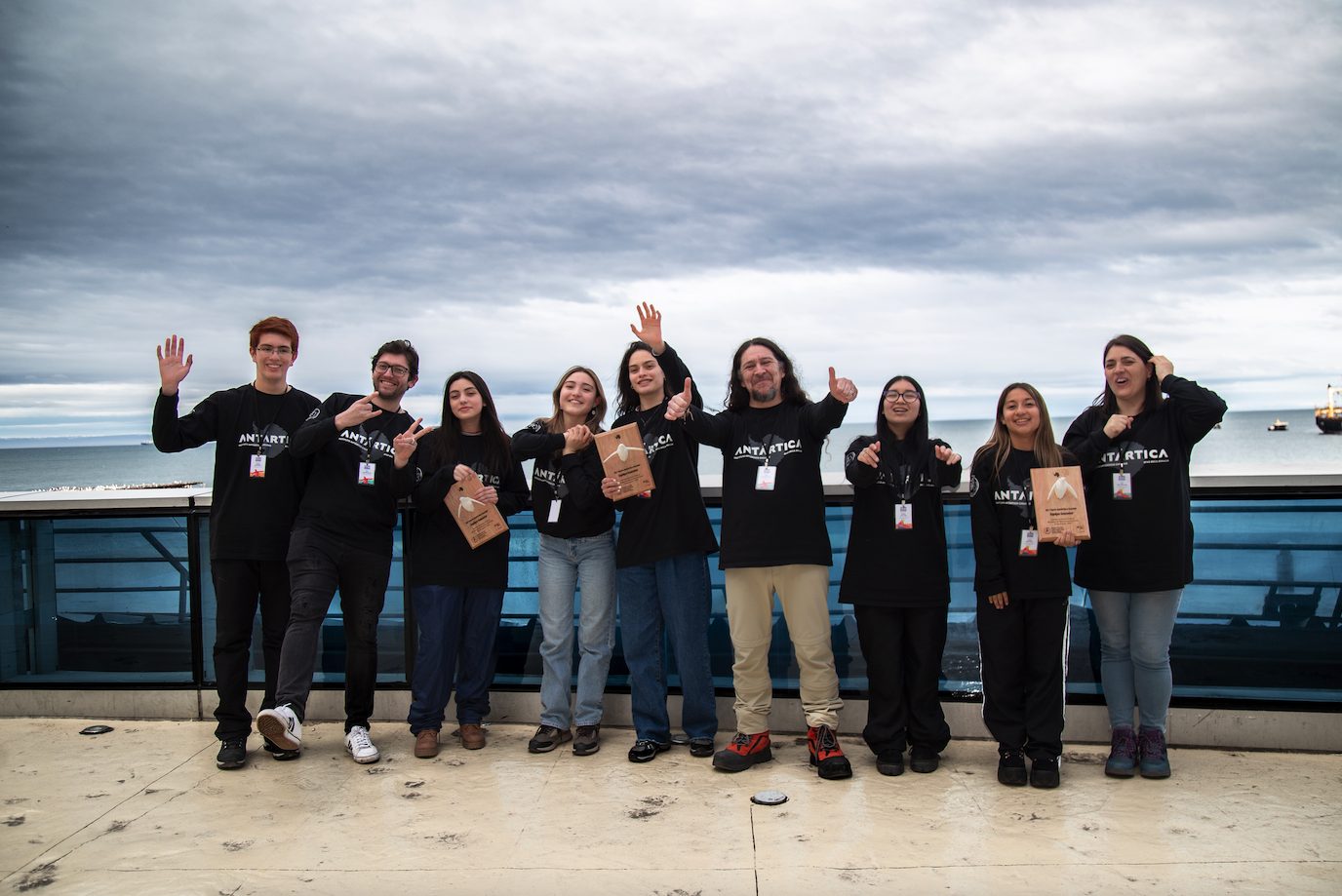 Jóvenes de Puerto Montt, Talca y Rancagua cumplirán su sueño y viajarán a la Antártica como ganadores de la XXa Feria Antártica Escolar del INACH