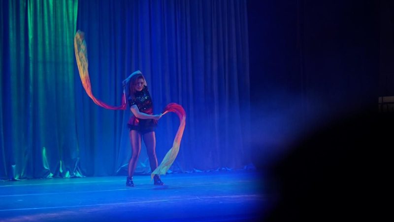 Circo del Sur cerró una velada mágica para toda la familia con su gran espectáculo “Platinium” | El show circense sacó carcajadas y aplausos, bajo dos funciones realizadas en el Centro Cultural