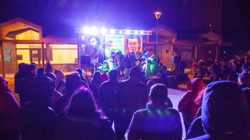 En Puerto Natales en dos actividades se homenajeo a Víctor Jara