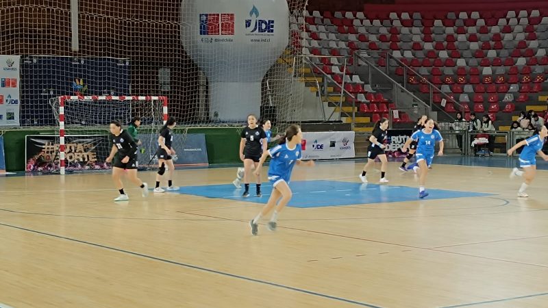 Araucanía venció a Magallanes y es el primer semifinalista en el Balonmano Damas | Juegos Escolares Deportivos