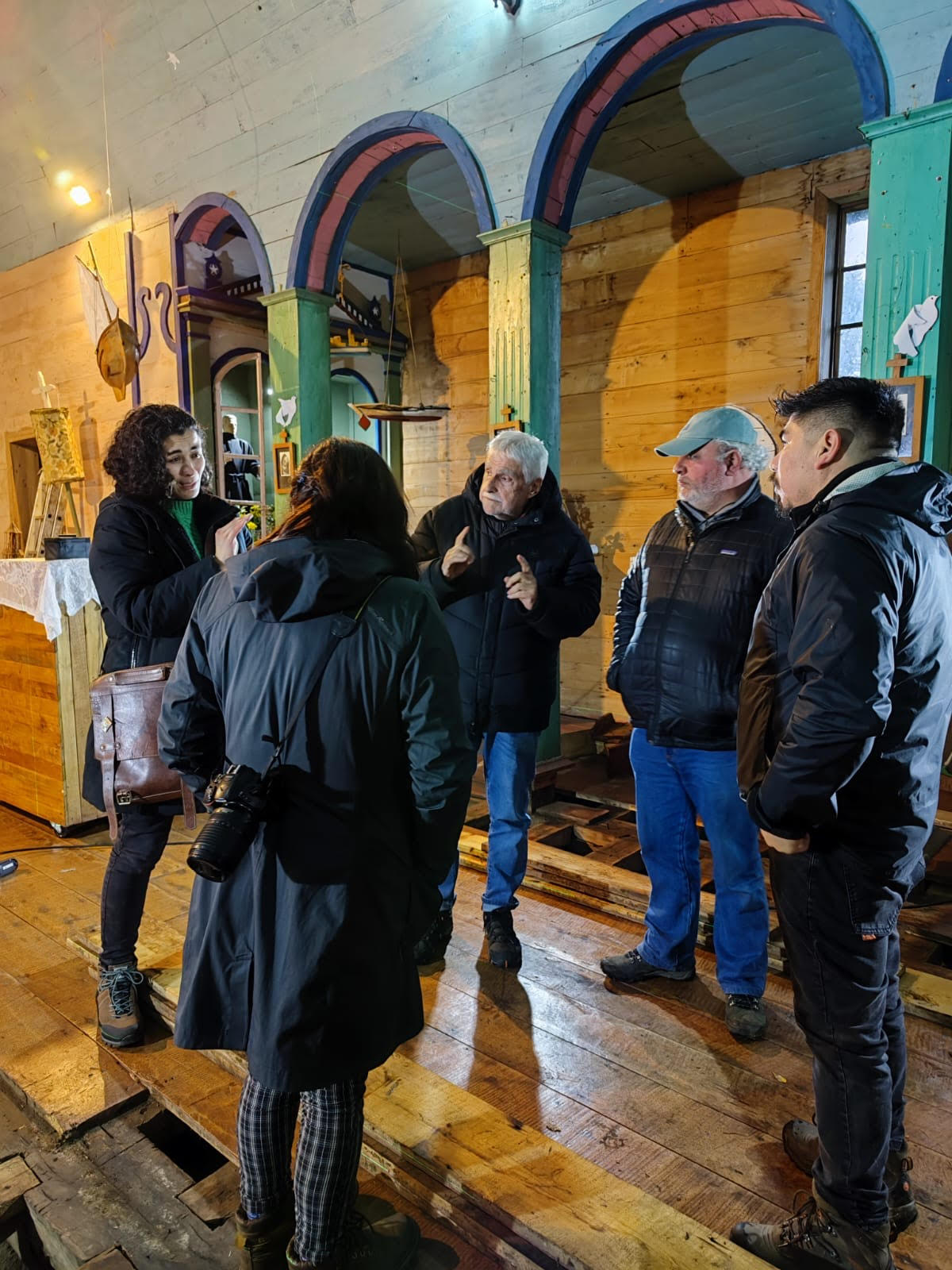 “Minga de Colo”: empresas y profesionales se unen en torno a la restauración de la Iglesia San Antonio de Colo en Quemchi, Chiloé