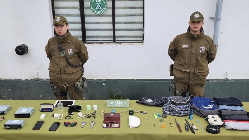 Carabineros detuvo a cuatro sujetos por porte de arma blanca y receptación