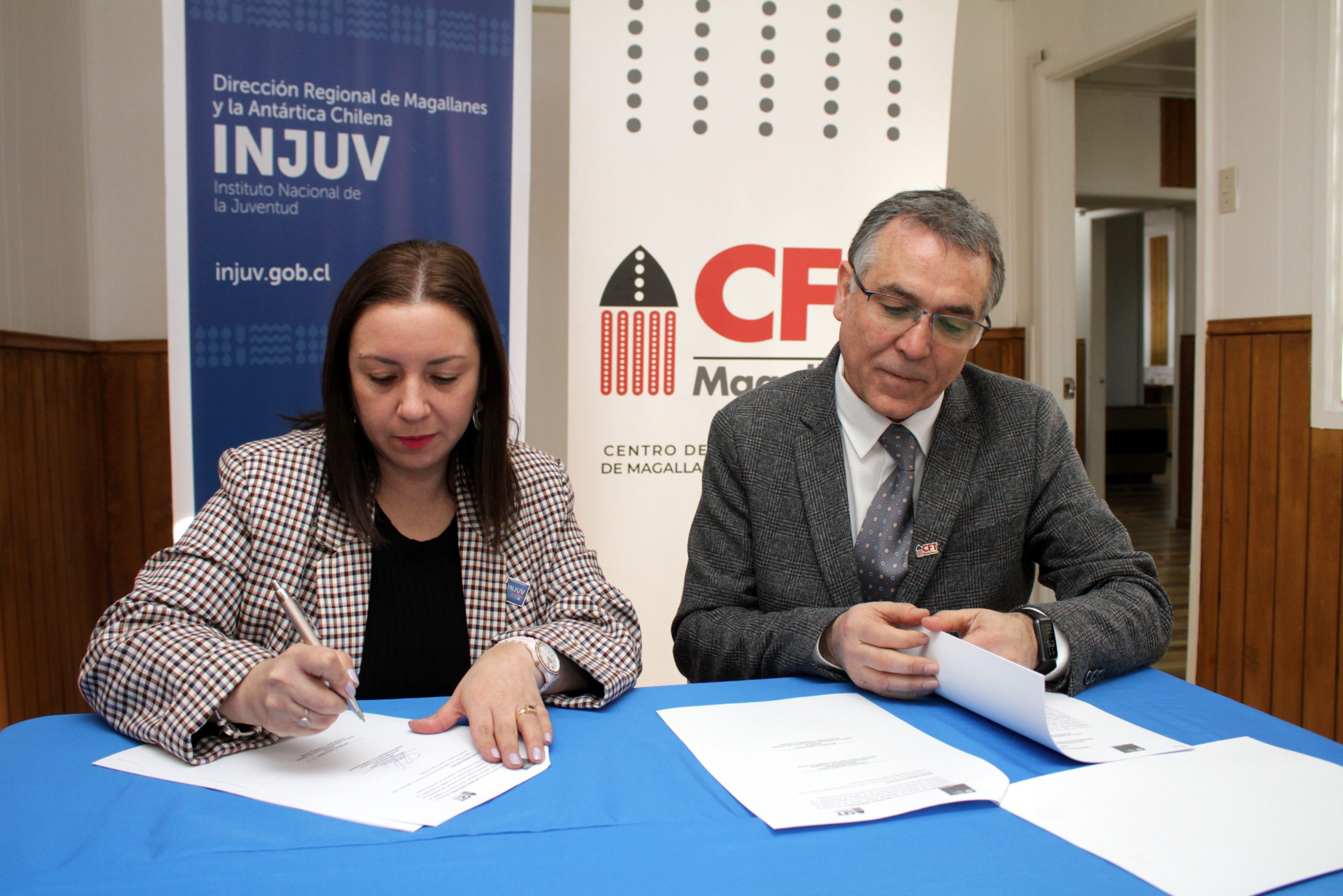 Injuv y CFT de Magallanes firman convenio de colaboración para promover acceso a la educación técnico-profesional a jóvenes de la región