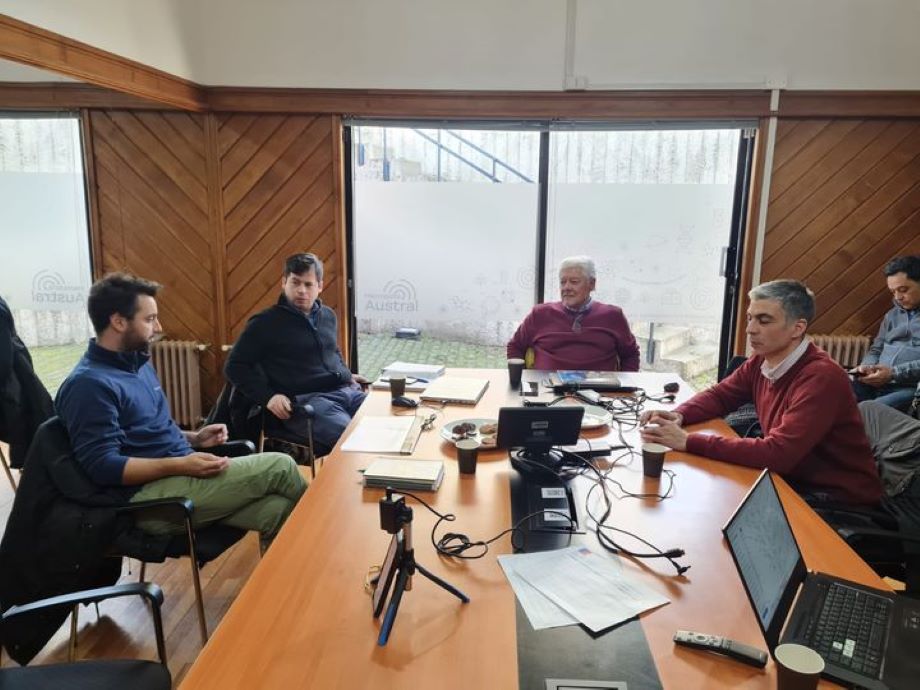 MOP Magallanes realizan reunión de trabajo en Puerto Williams para avanzar en camino de penetración entre Caleta Eugenia y Puerto Toro