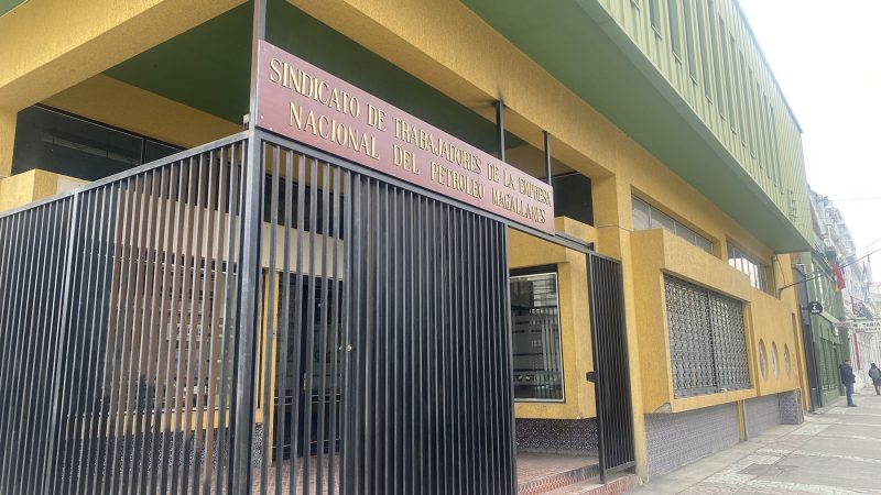 Sindicato de trabajadores de Enap Magallanes, brinda un especial saludo a los dirigentes sindicales de la región en su día