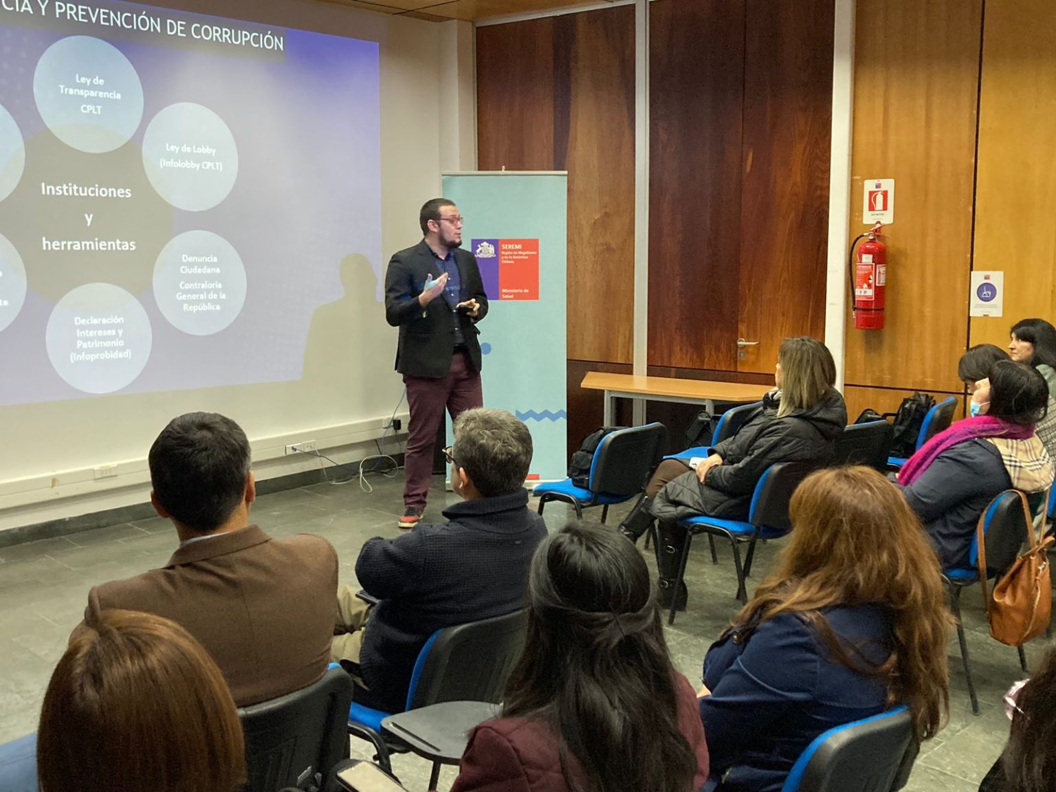 Funcionarios del Gobierno Regional de Magallanes participaron en capacitación por Ley de Transparencia