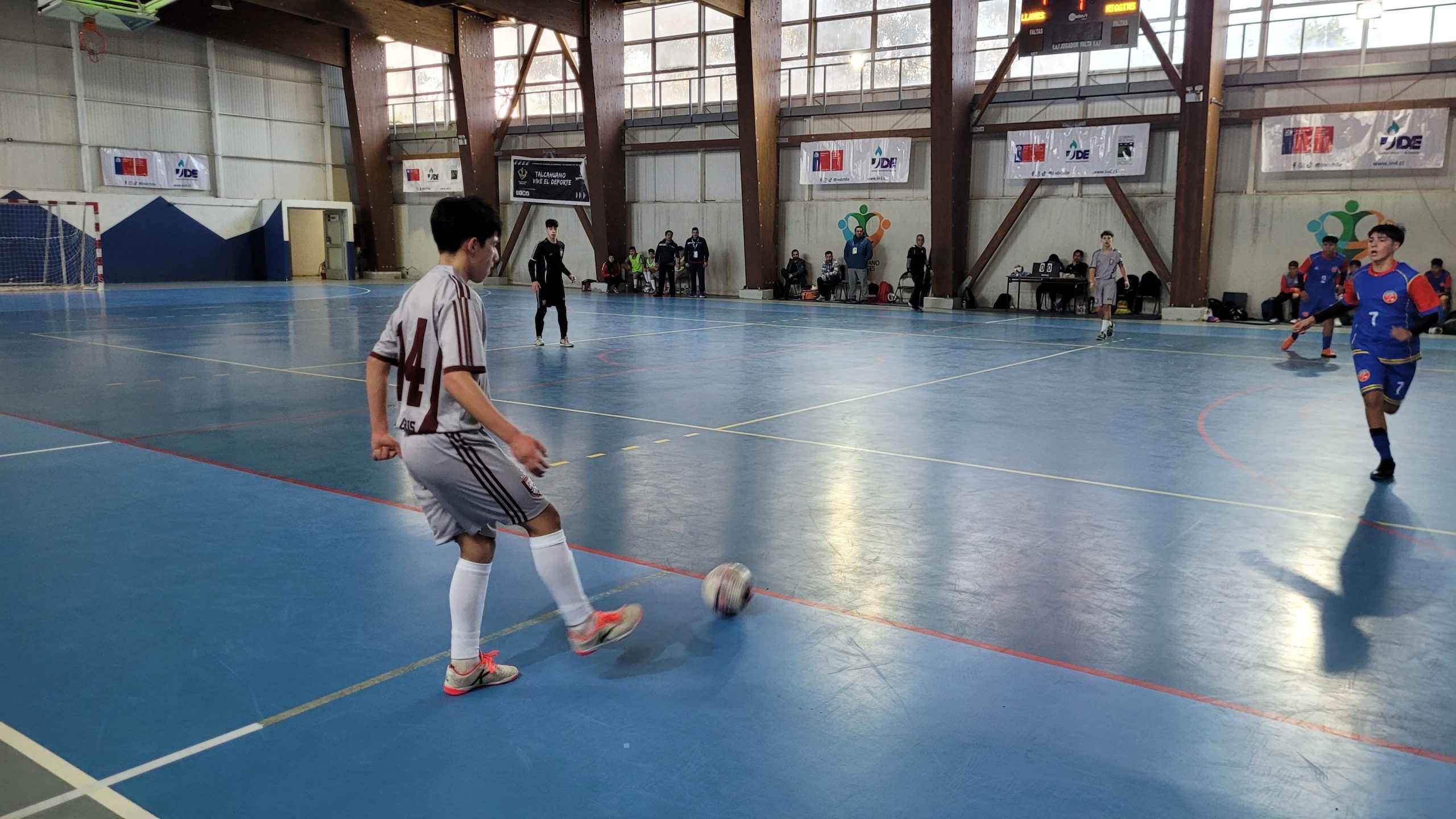 Instituto Don Bosco de Punta Arenas derrota a Liceo Bicentenario Domingo Santa María en Tumbes | FUTSAL en los Juegos Deportivos Escolares