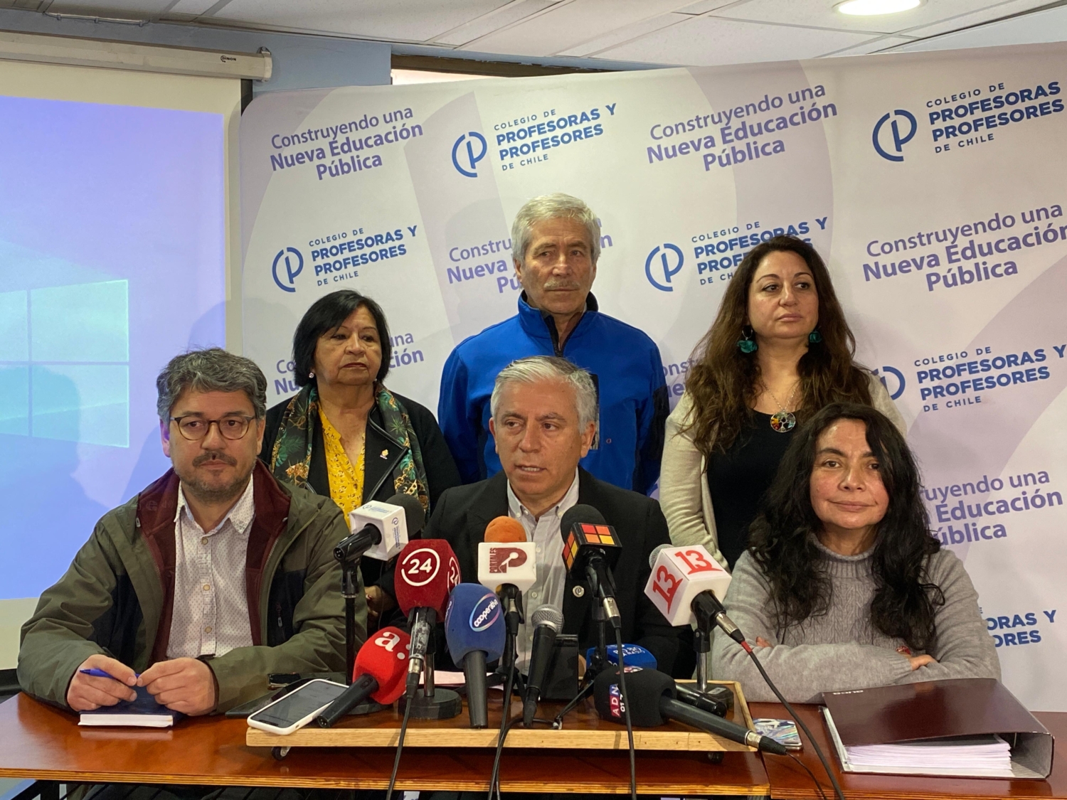 Colegio de Profesoras y Profesores tras consulta nacional decide deponer el paro