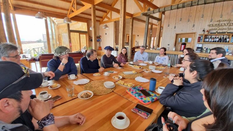 Potenciando el destino turístico Última Esperanza: Gremios del Comercio y Turismo se reúnen con FEDETUR en Puerto Natales