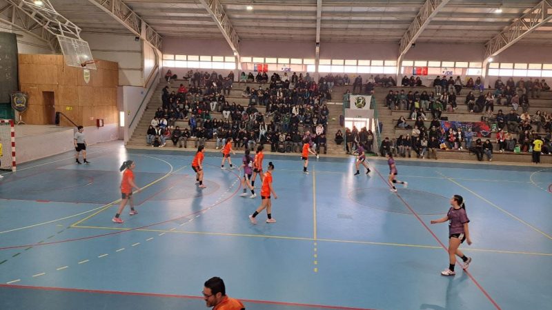 Liceo Experimental UMAG de Punta Arenas supera al Colegio Santa Teresa | Final Nacional Balonmano damas Juegos Deportivos Escolares