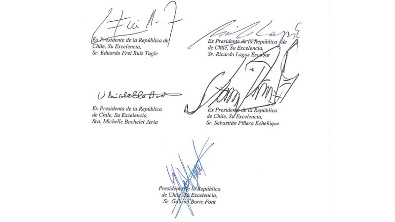 Cinco Presidentes de la República firman documento por los 50 Años del Golpe de 1973 | Compromiso: por la Democracia, siempre